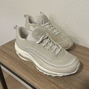 Authentic Nike air max shoes size W7